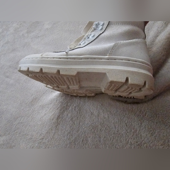 Dr. Martens White Canvas Combs - Picture 8 of 12